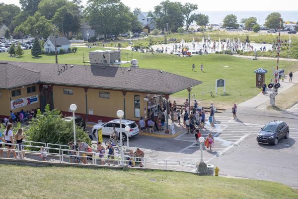 View of Silver Beach Pizza from Lake Bluff Park.